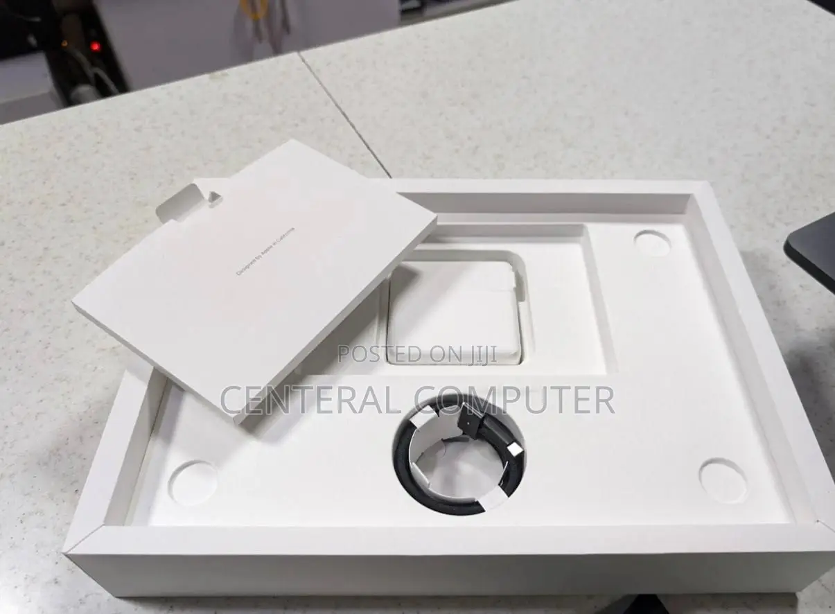 New Apple MacBook Pro 2023 M3 Pro 16-inch 18GB Apple M3 Pro SSD 1T