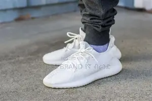 High Master Quality Luxurious Adidas Yezzy Casual Wear Shoe