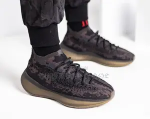 High Master Quality Luxurious Adidas Yezzy Casual Wear Shoe