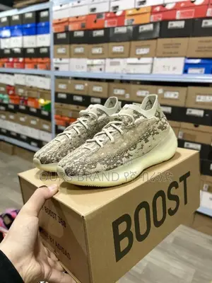 High Master Quality Luxurious Adidas Yezzy Casual Wear Shoe