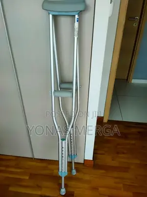 ክራንች%¶ክራንች|\ክራንች<>Crutches |Height-Adjustable Crutches።ክራንች