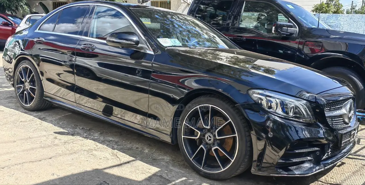 Mercedes-Benz C200 2019 Black