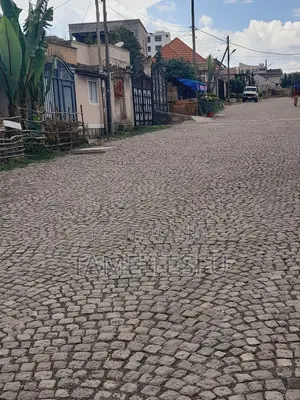 Furnished 3bdrm House in Summit, Bole for sale