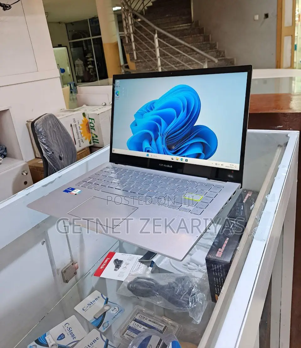 New Laptop Apple MacBook Pro 2012 8GB Intel Core 2 Duo HDD 320GB