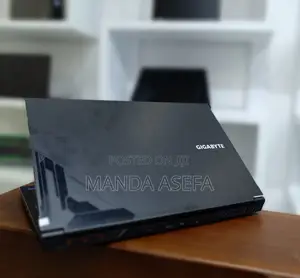 New Laptop Gigabyte 16GB Intel Core I7 SSD 512GB