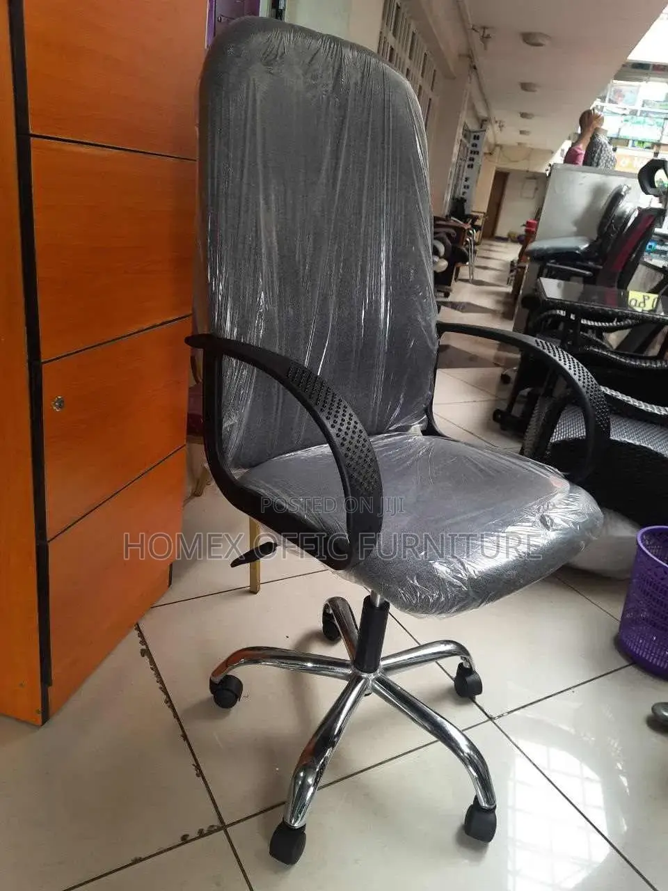 Office Secretarial and Staff Chair የቢሮ የሴክረተሪ እና የስታፍ ወንበር