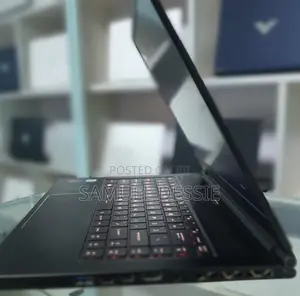 New Laptop MSI 16GB Intel Core I7 SSD 512GB