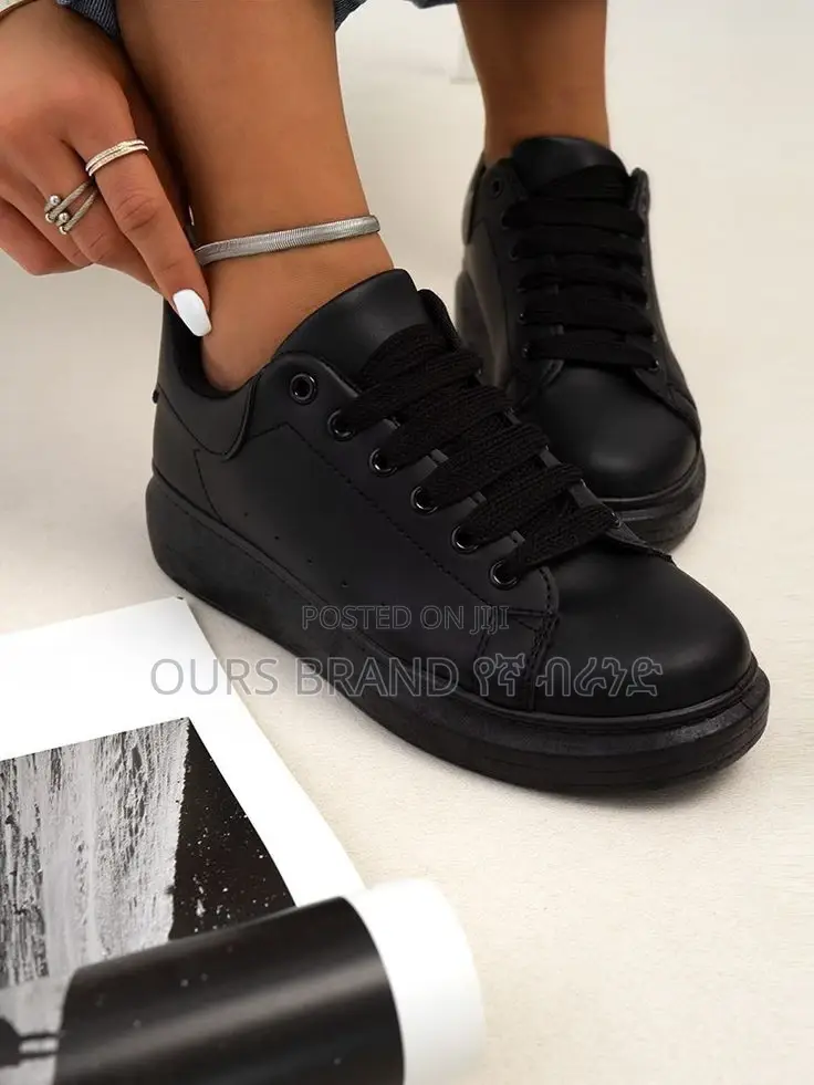 Alexander McQueen Master Quality Luxurious Sneakers