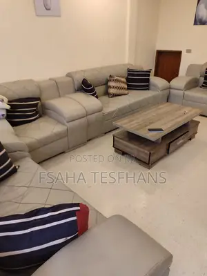 Furnished 5bdrm House in G+2 House, Yeka for rent