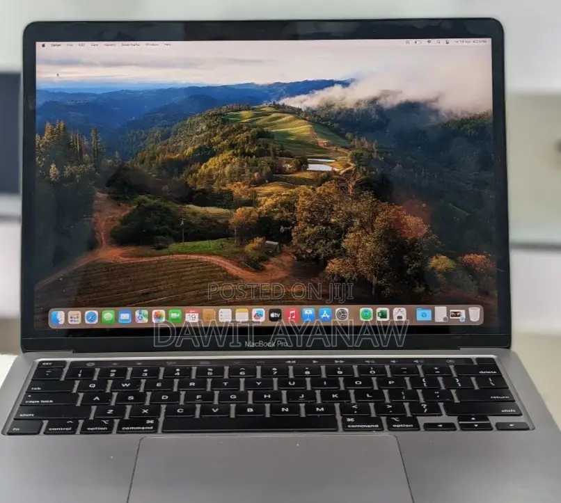 New Laptop Apple MacBook Pro 2020 8GB Intel Core I5 SSD 256GB