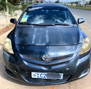 Toyota Yaris 2010 Black