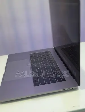 New Laptop Apple MacBook Pro 2019 32GB Intel Core I7 SSD 1T
