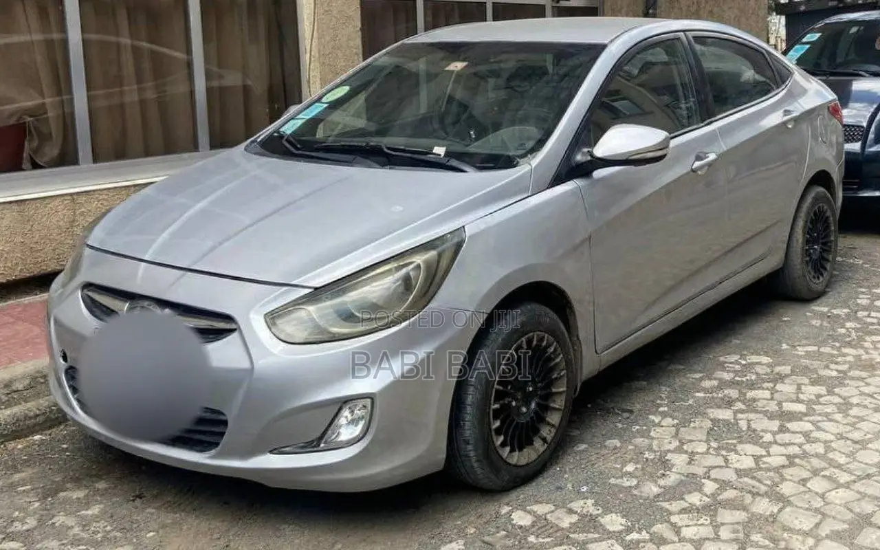 Hyundai Accent 2013 Silver