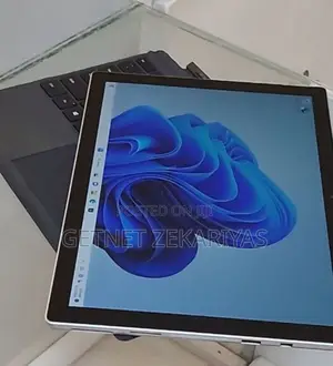 New Laptop Microsoft Surface Pro 8GB Intel Core I5 SSD 128GB