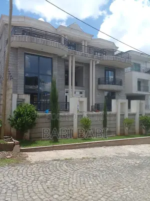 7bdrm House in Ayat Compound, Yeka for sale
