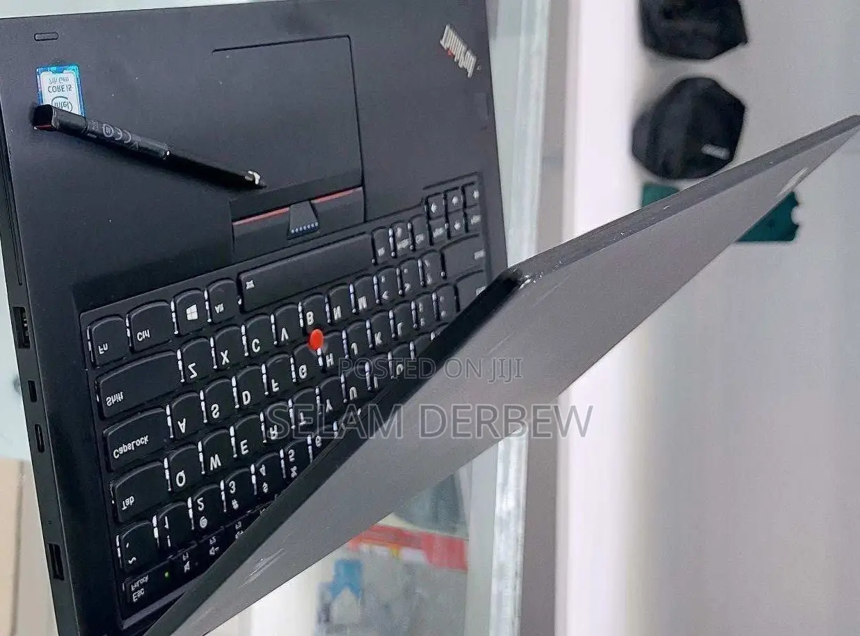 New Laptop Lenovo ThinkPad Yoga 370 8GB Intel Core I5 SSD 512GB