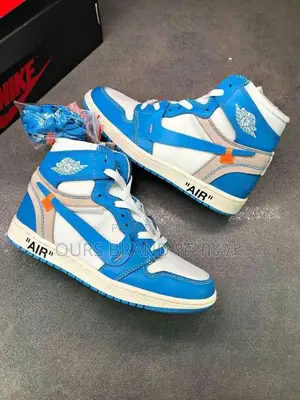 Off White X Air Jordan 1 Retro High OG UNC Shoe Master