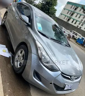 Hyundai Avante 2013 Silver