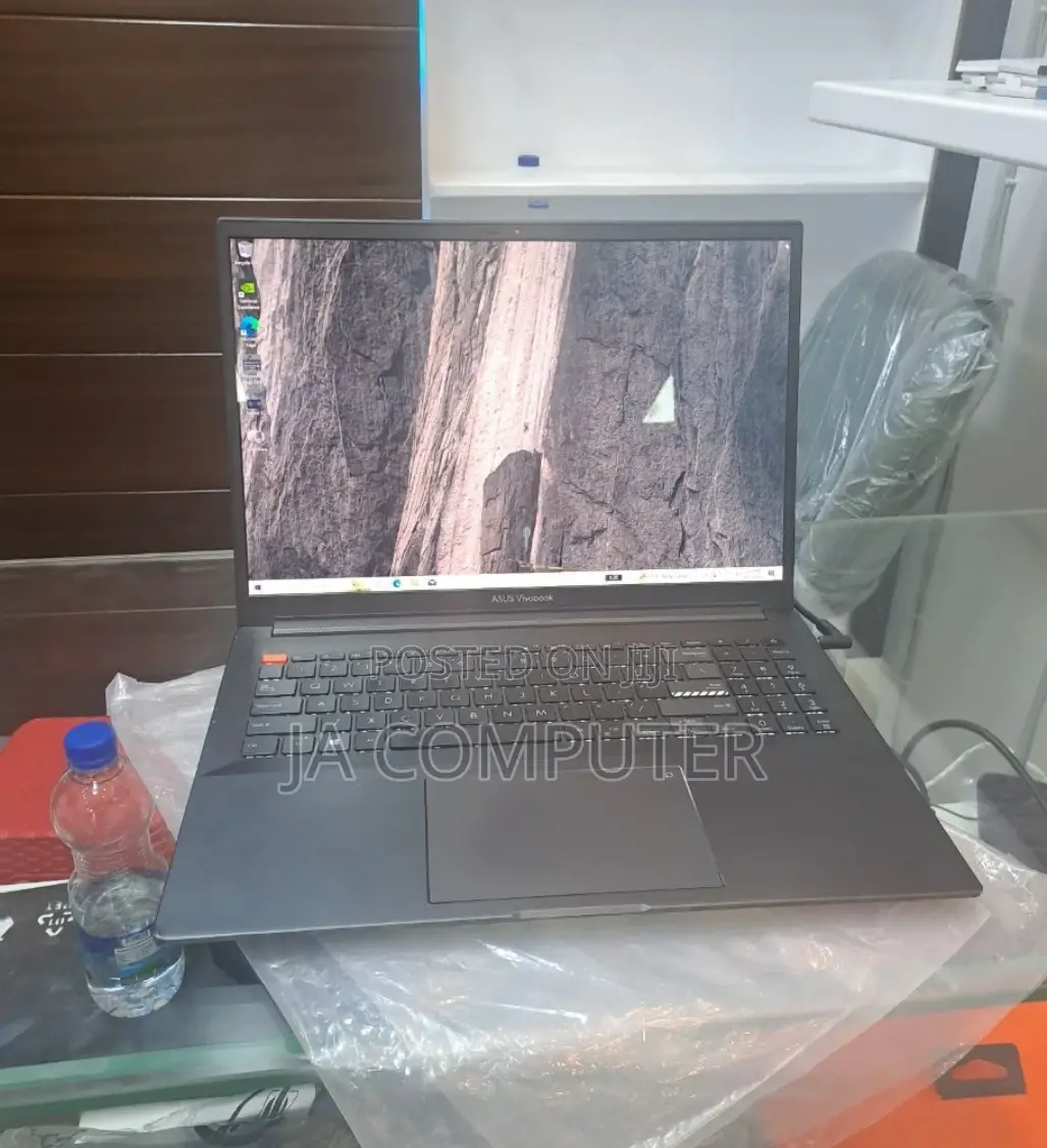 New Laptop Asus VivoBook 15 X505BA 16GB AMD Ryzen 9 SSD 1T