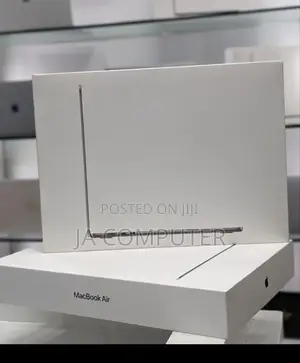 New Laptop Apple MacBook Pro 2023 M2 8GB Apple M3 Pro SSD 256GB