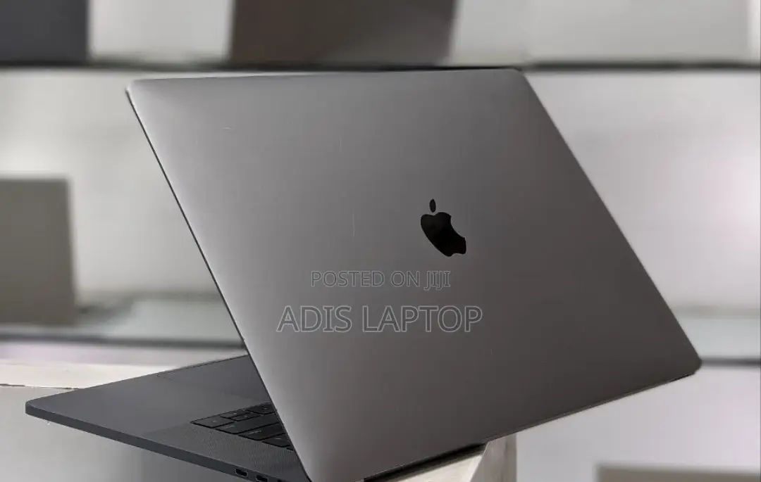 New Laptop Apple MacBook 2018 32GB Intel Core I9 SSD 1T