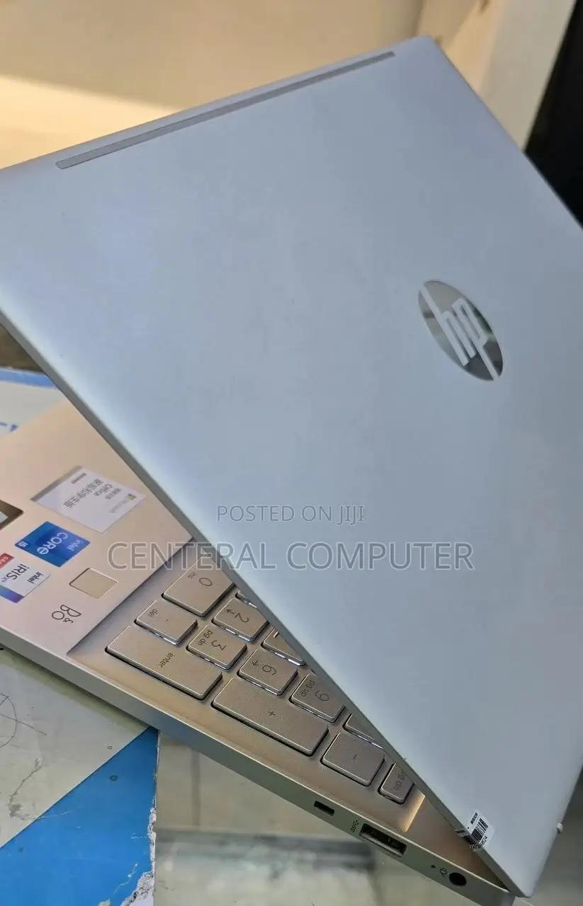 New Laptop HP Pavilion 15-Eh0050wm 8GB Intel Core I7 SSD 512GB