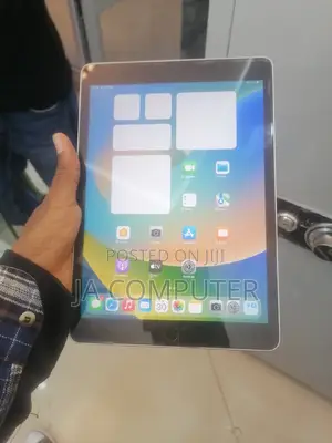 New Apple iPad 10.2 (2020) 64 GB Gray