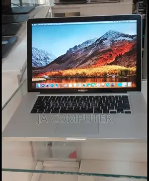 Laptop Apple MacBook Pro 2011 4GB Intel Core i7 SSD 750GB