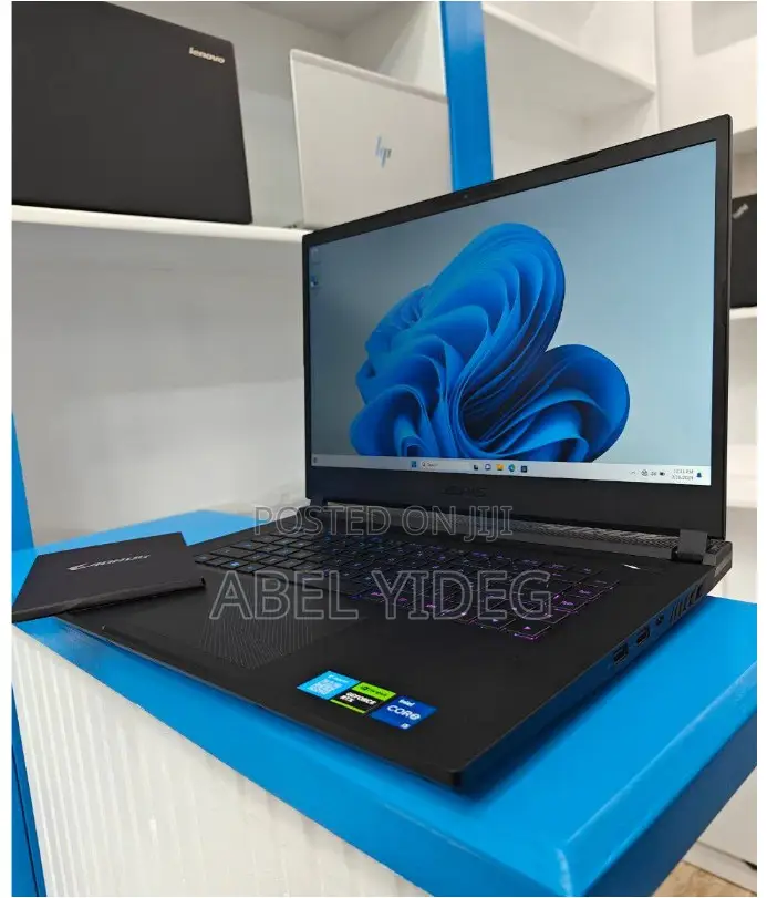 New Laptop Gigabyte AERO 15 16GB Intel Core I5 SSD 512GB