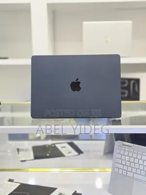 New Laptop Apple MacBook Air 2022 M2 16GB Apple M2 SSD 512GB