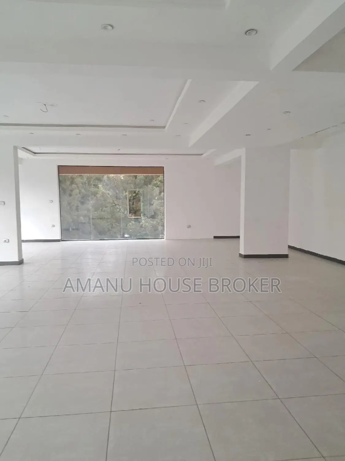 Urgent for Rent 150sqm Office Showroom