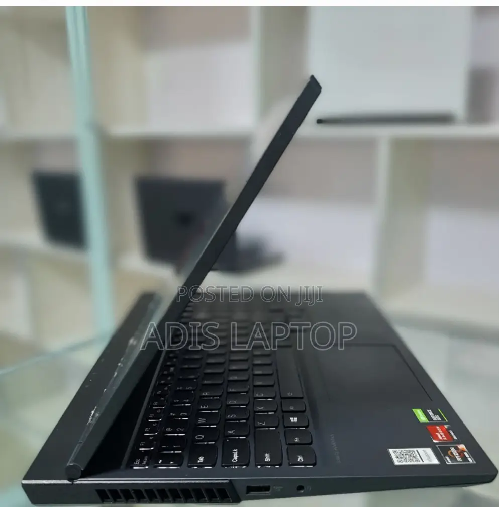 New Laptop Lenovo Legion 5 16GB AMD Ryzen 5 SSD 512GB