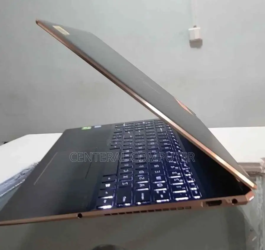 New Laptop HP Spectre X360 13 16GB Intel Core i7 HDD 512GB