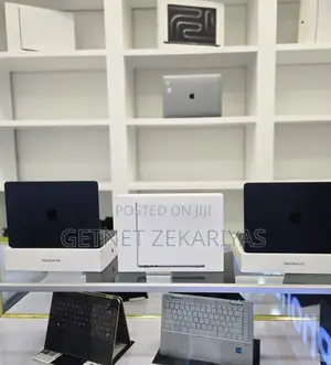 New Laptop Apple MacBook Air 2022 M2 16GB Apple M2 SSD 1T