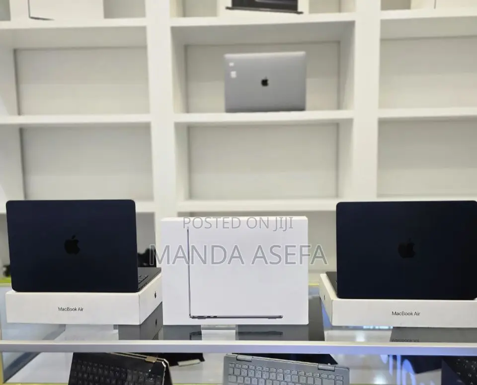 New Laptop Apple MacBook Air 2022 M2 16GB Apple M2 SSD 1T