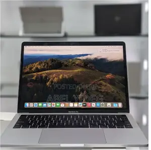 New Laptop Apple MacBook Pro 2018 16GB Intel Core I7 SSD 512GB