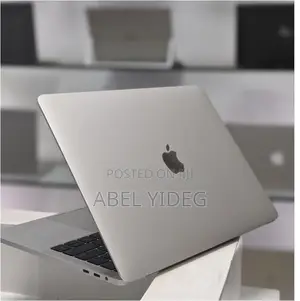 New Laptop Apple MacBook Pro 2018 16GB Intel Core I7 SSD 512GB