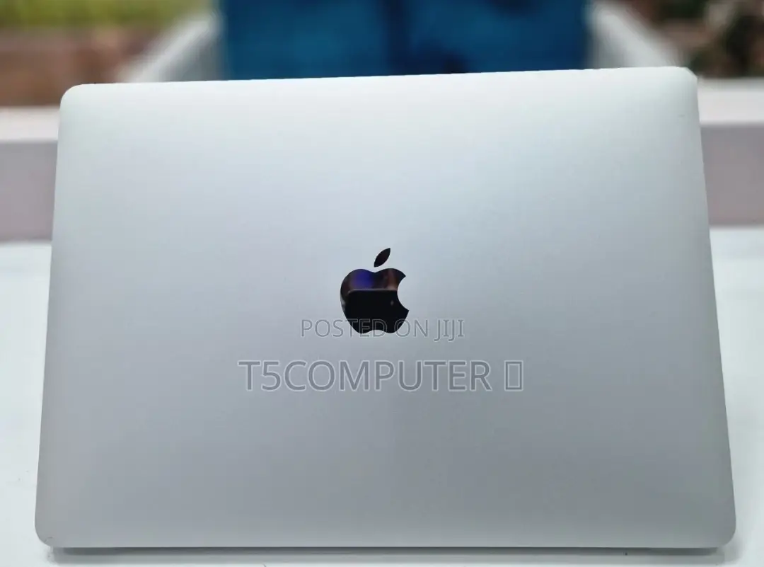 New Laptop Apple MacBook Pro 2020 8GB Intel Core I5 SSD 256GB