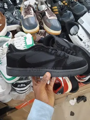 Air Jordan 1 Low Travis Scott Black Phantom