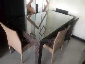 Garden Square Table and Chairs የጋርደን ጠረጴዛ እና ወንበር