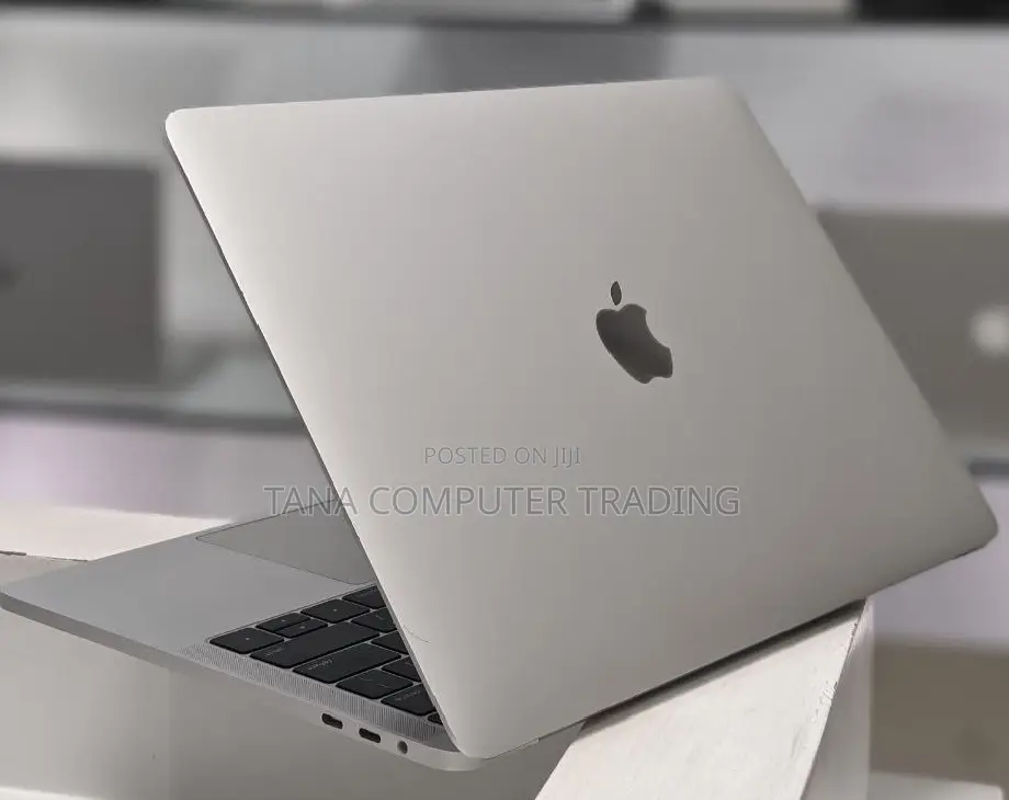 New Laptop Apple MacBook 2018 16GB Intel Core I7 SSD 512GB