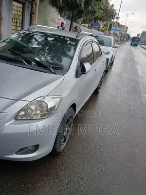 Toyota Yaris 2010 Silver