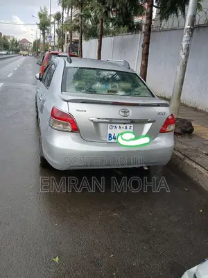 Toyota Yaris 2010 Silver