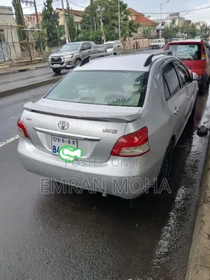 Toyota Yaris 2010 Silver