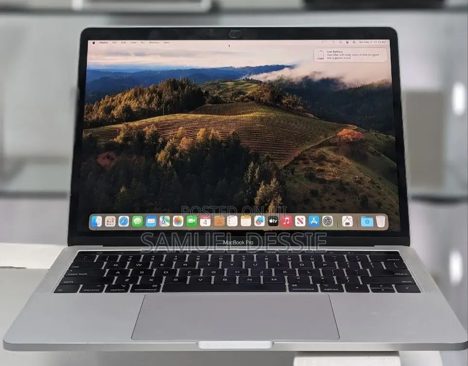 New Laptop Apple MacBook Pro 2018 16GB Intel Core I7 SSD 512GB