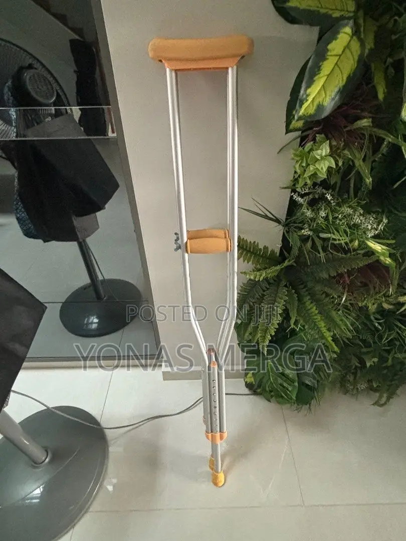 ለሁሉ እድሜ ክራንች:Crutches❝Crunche:Crutches,Crutches’Crutches