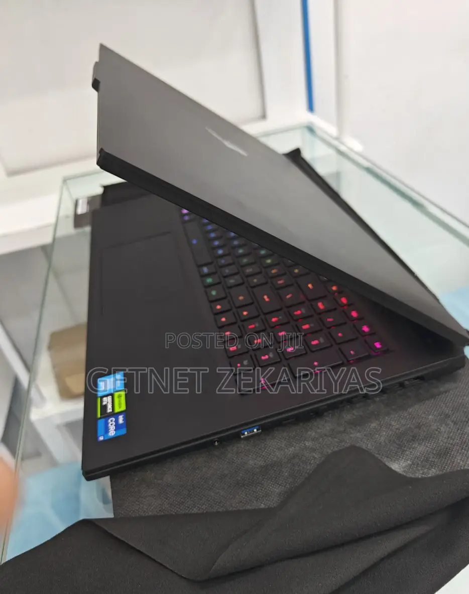 New Laptop Gigabyte AERO 15 16GB Intel Core I7 SSD 1T