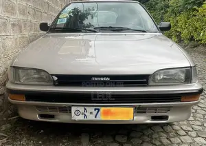 Toyota Corolla Sedan 1990 Gold