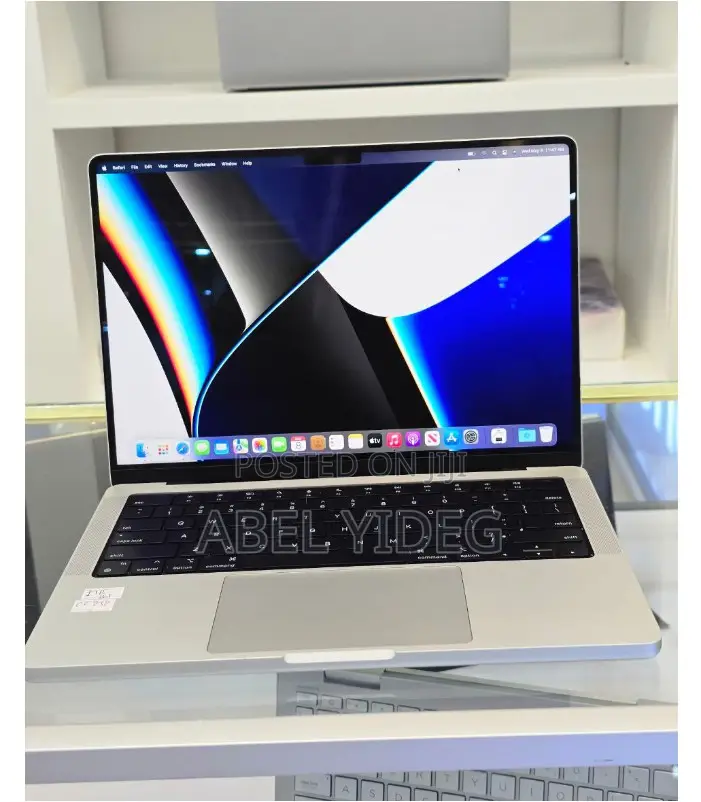 New Laptop Apple MacBook Pro 2021 M1 16GB Apple M1 Pro SSD 1T