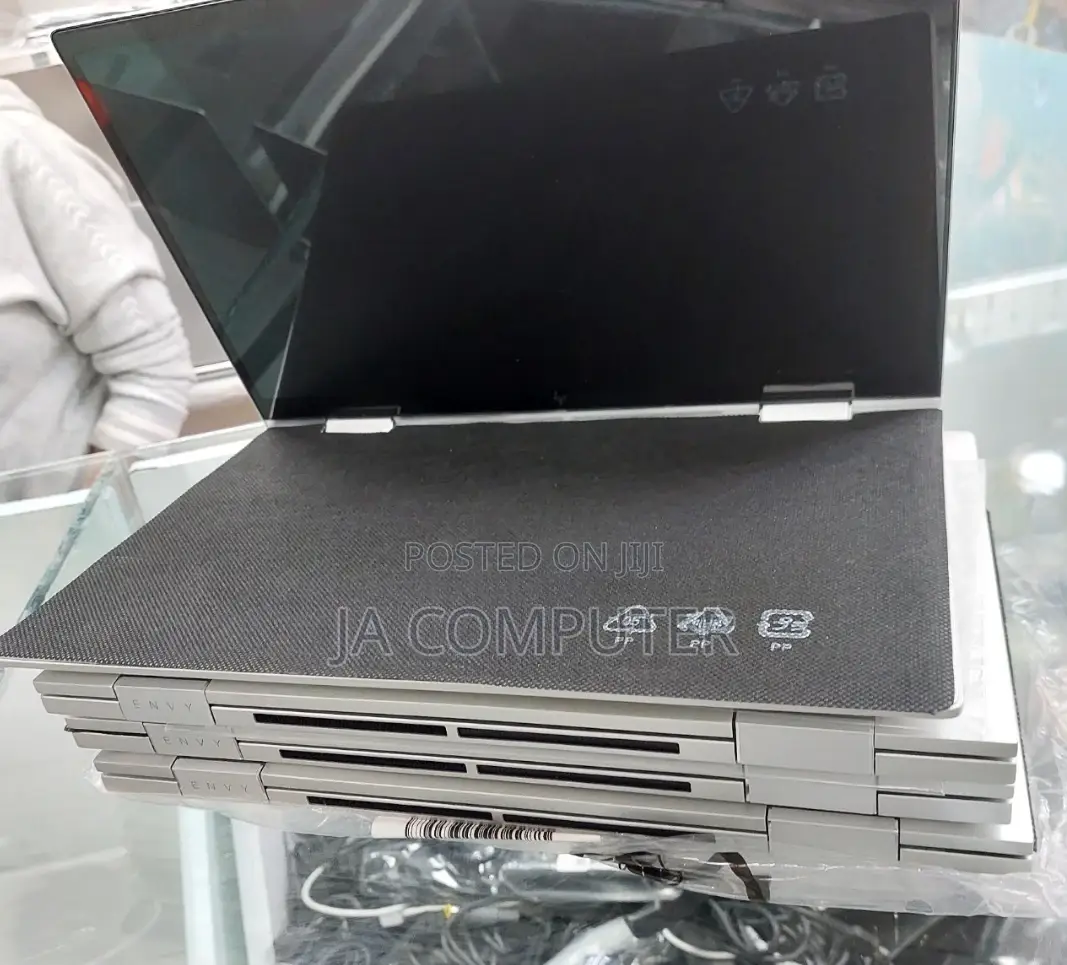 New Laptop HP Envy X360 8GB Intel Core i7 SSD 512GB